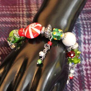 Art Glass Beaded Stretch Christmas Holiday Themed Bracelet